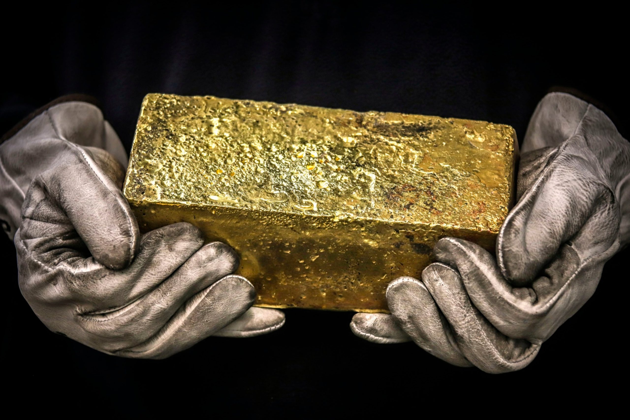 Cina compra oro in segreto, spinge il prezzo oltre il 40%