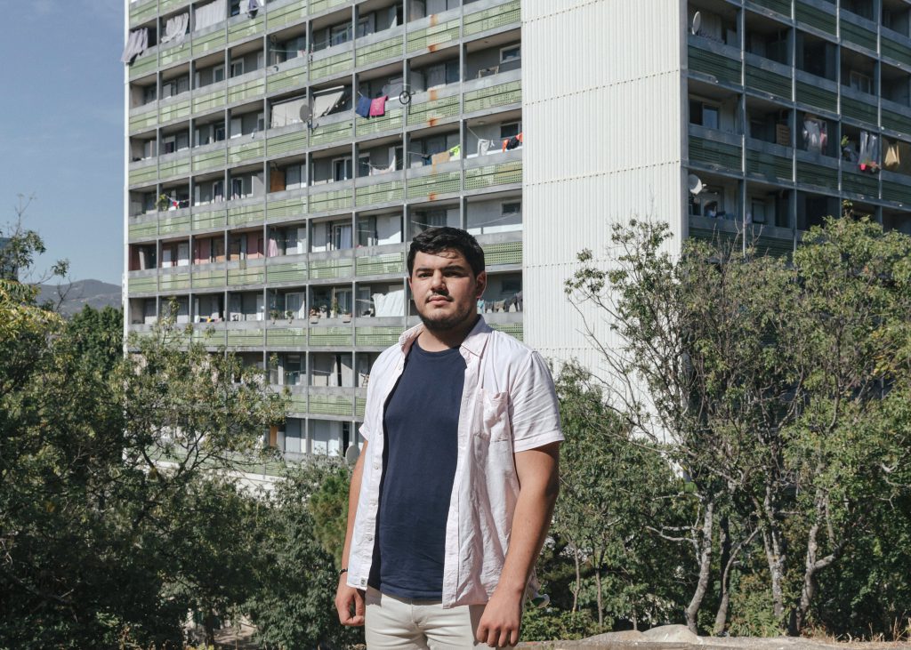 Macron: omicidio a Marsiglia e il ruolo dei consumatori di droga