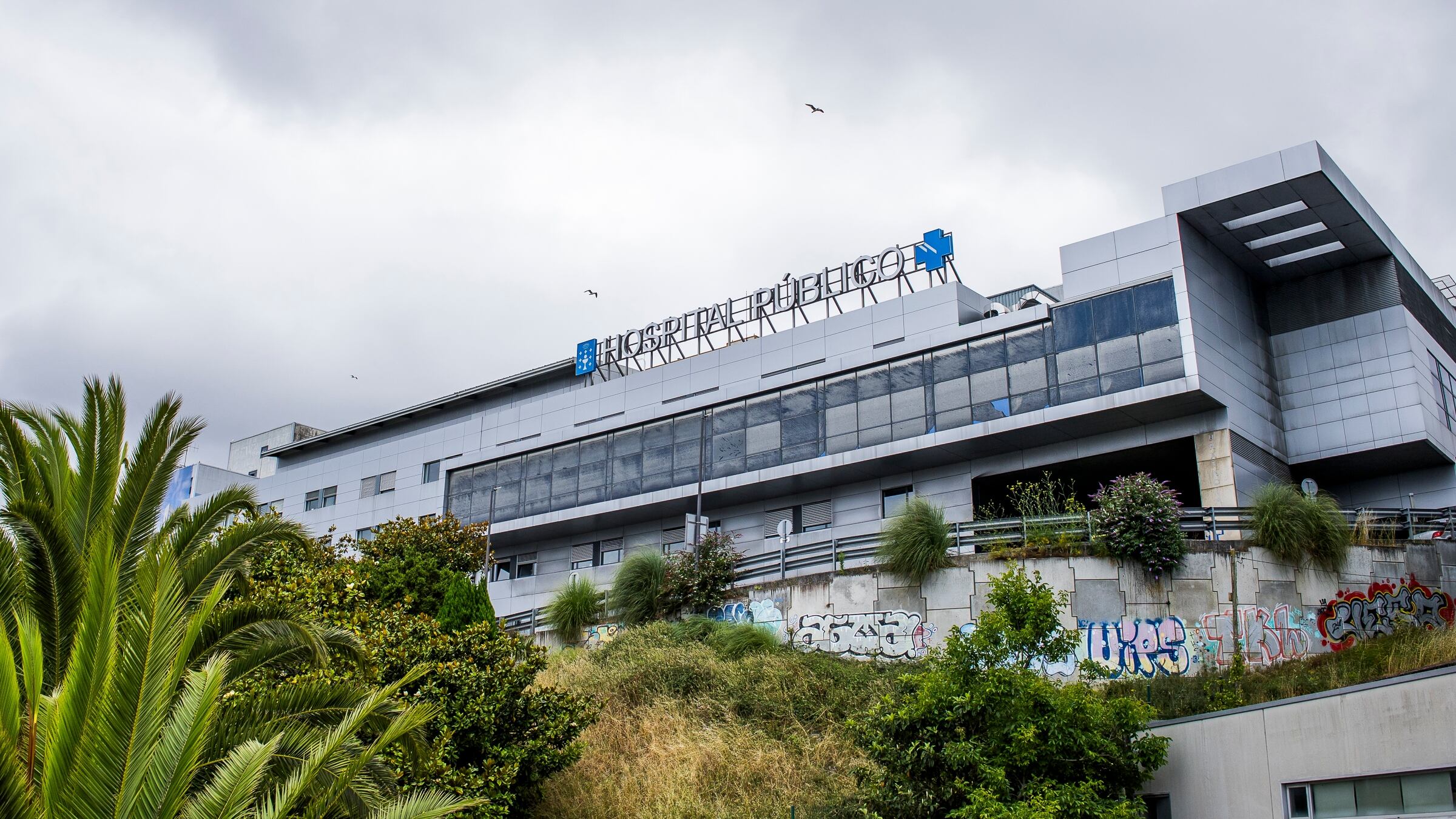 Infermiera di 50 anni trovata morta a casa sua a A Coruña, madre di 87 anni deceduta in ospedale: indagini in corso