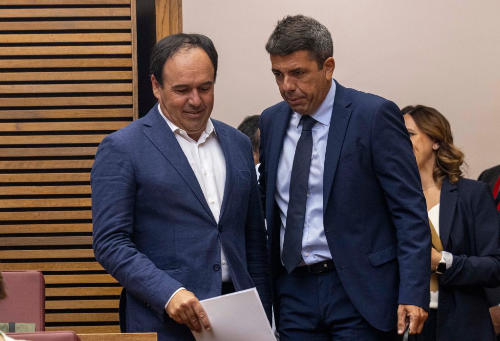 PP valenciano riorganizza il gruppo parlamentare per investire Pérez Llorca nella presidenza della Generalitat