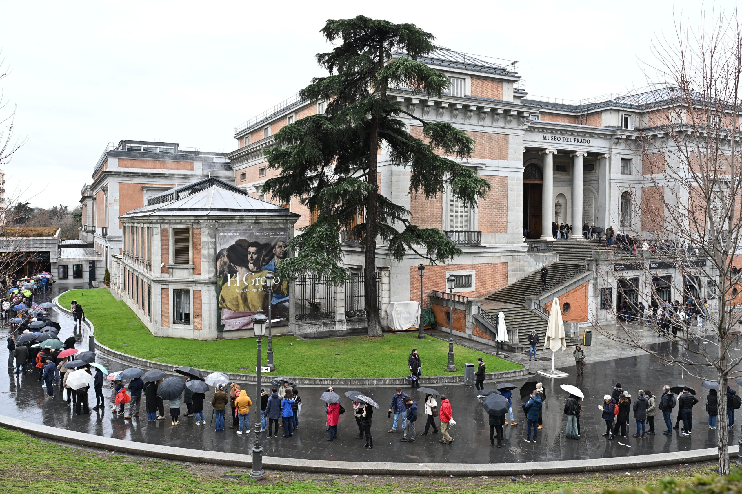 Accademia spagnola richiede al Museo del Prado di rimuovere i cartelli con il nome della pinacoteca dalle facciate