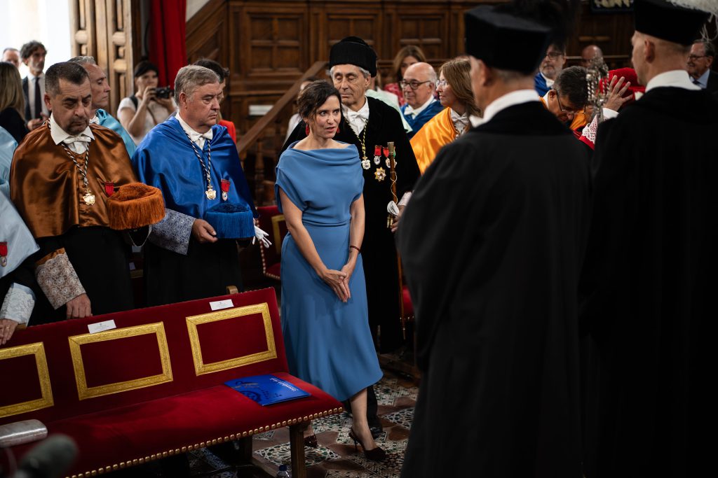 Ayuso ricorre contro decreto che limita le università di qualità