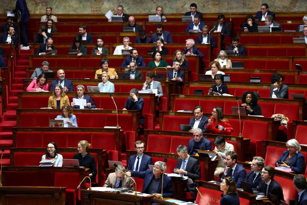 Budget in Bilico all&#039;Assemblée: Rischi e Sfide per la Stabilità Finanziaria del Paese