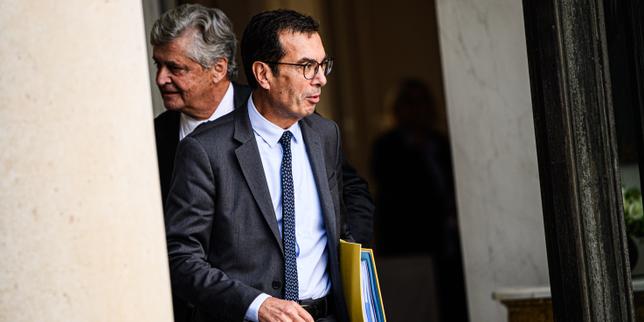 Il nuovo ministro del lavoro francese: sfide e opportunità per il governo nella gestione delle relazioni con i sindacati e le parti sociali