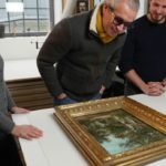 Restauro di un quadro su “Bares für Rares”: Anaisio Guedes scopre un risultato sorprendente