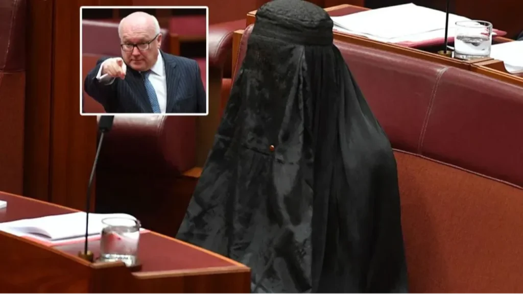 Pauline Hanson esclusa dal parlamento per aver indossato la burqa durante una protesta