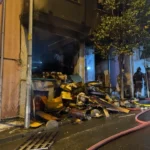 Incendio notturno in edificio di lavoro a Bağcılar: soccorso di anziano ferito