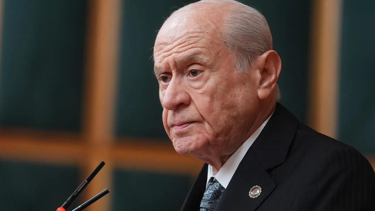 Devlet Bahçeli celebra la Giornata degli Insegnanti: riconoscimento e gratitudine per gli educatori