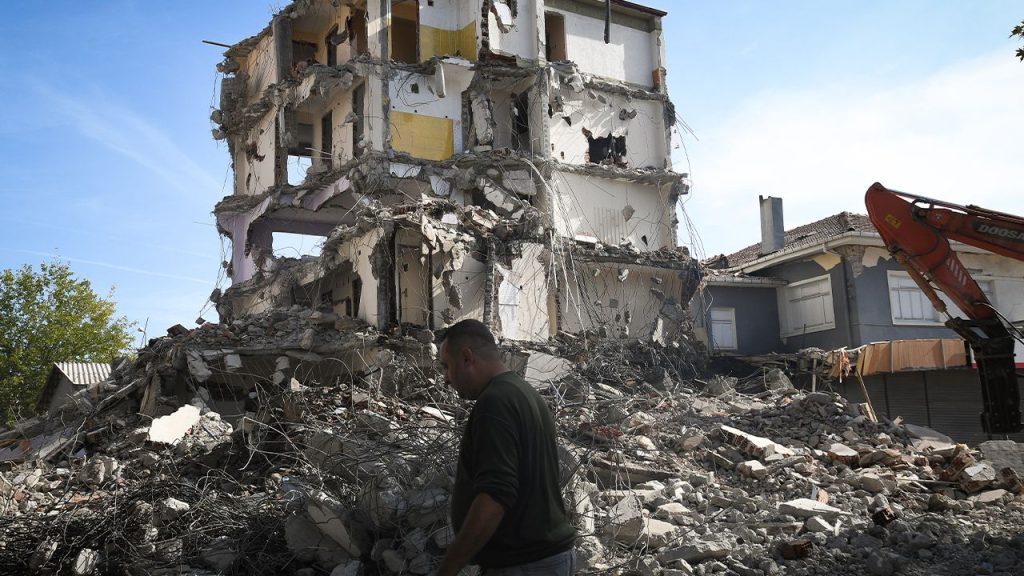 Terremoti in Turchia: gli aftershock continuano nella provincia di Balıkesir, nuove fratture possibili