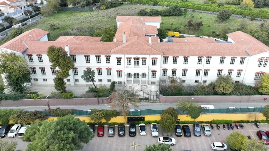 Presunto scandalo di prescrizione medica alla Balıklı Rum Hastanesi: tre sospetti arrestati