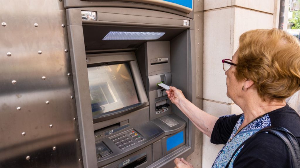 Promozioni bancarie per gli anziani: una corsa alle offerte sempre più allettanti