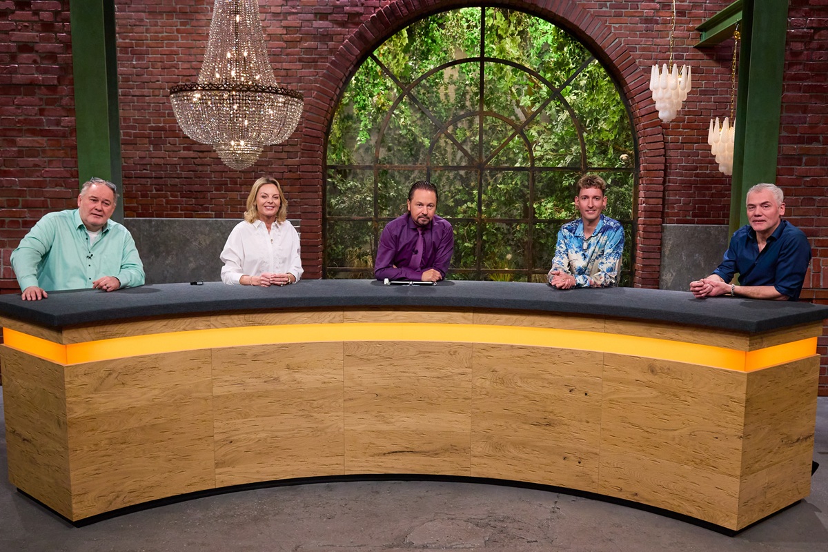 Friedrich Häusser, ex rivenditore di Bares für Rares, decide su una scelta che cambierà la sua vita e quella della sua famiglia