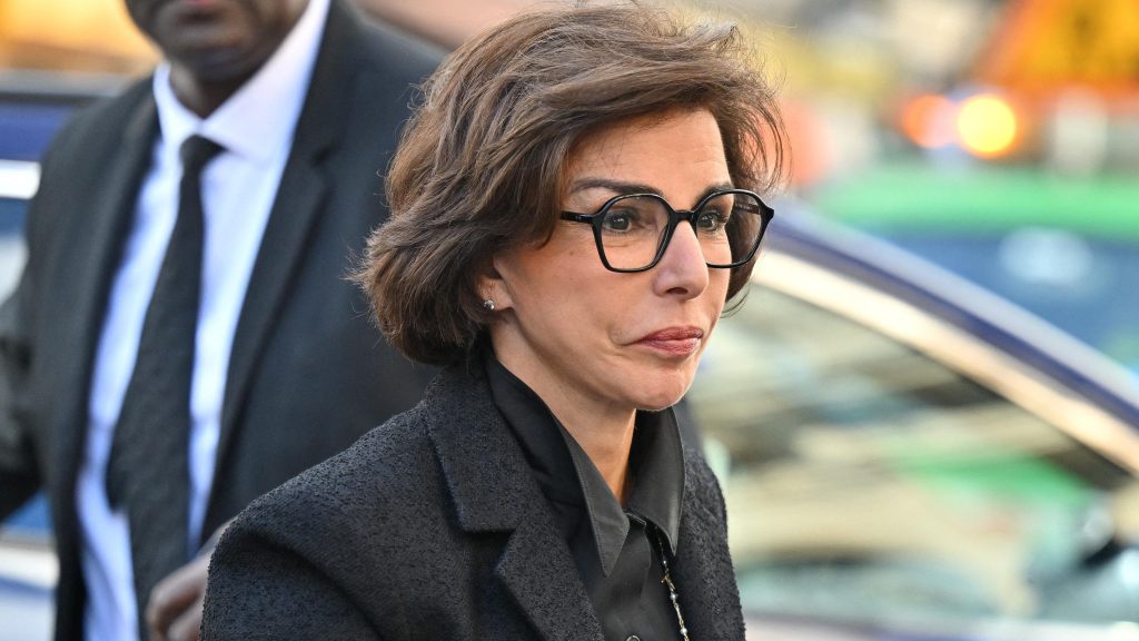 Elezioni municipali a Parigi 2026: la sfida della destra per conquistare i quartieri popolari