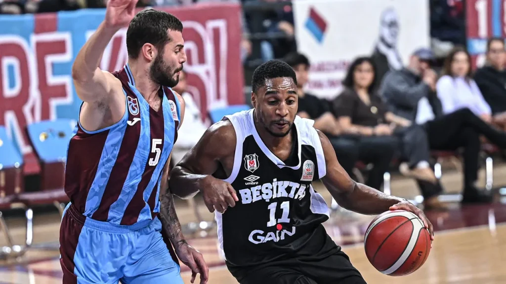 Beşiktaş vince il derby contro Trabzonspor e completa la stagione con 8 vittorie su 8