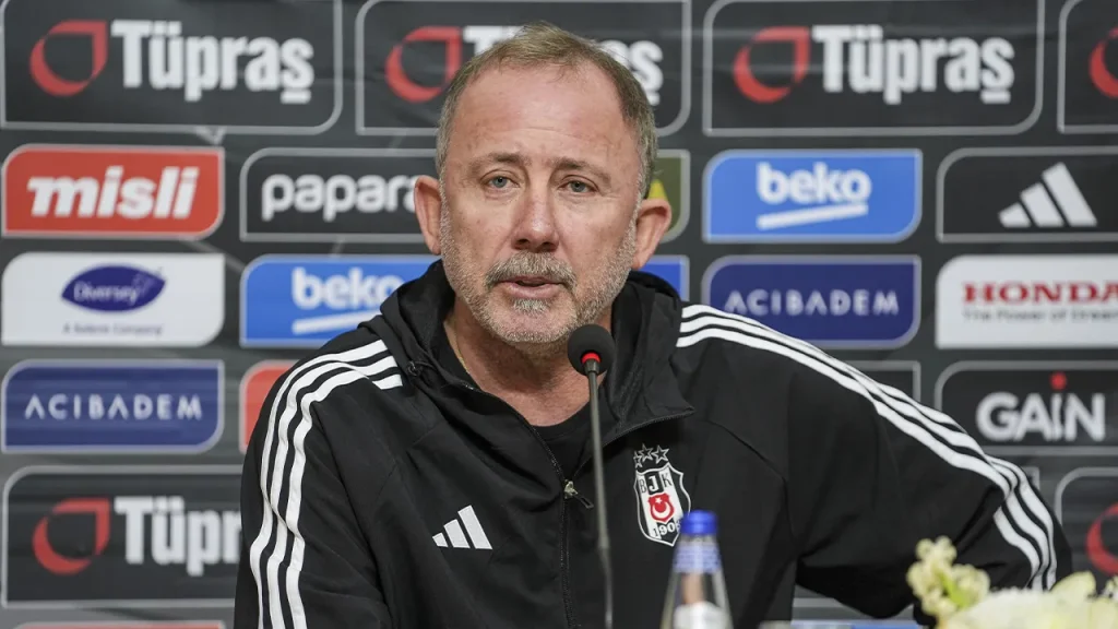 Beşiktaş annuncia intervento di angiografia per l&#039;allenatore Sergen Yalçın