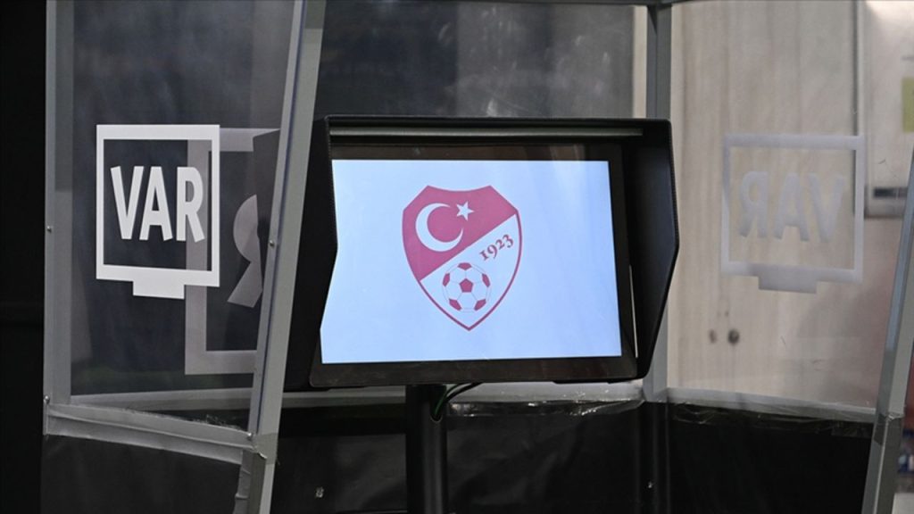La Turchia introduce il sistema VAR: ecco gli arbitri designati per le partite di Beşiktaş e Trabzonspor