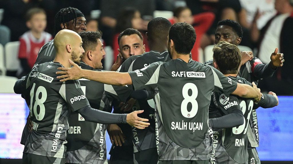 Beşiktaş si rilancia nella classifica della Trendyol Süper Lig con una vittoria importante ad Antalya