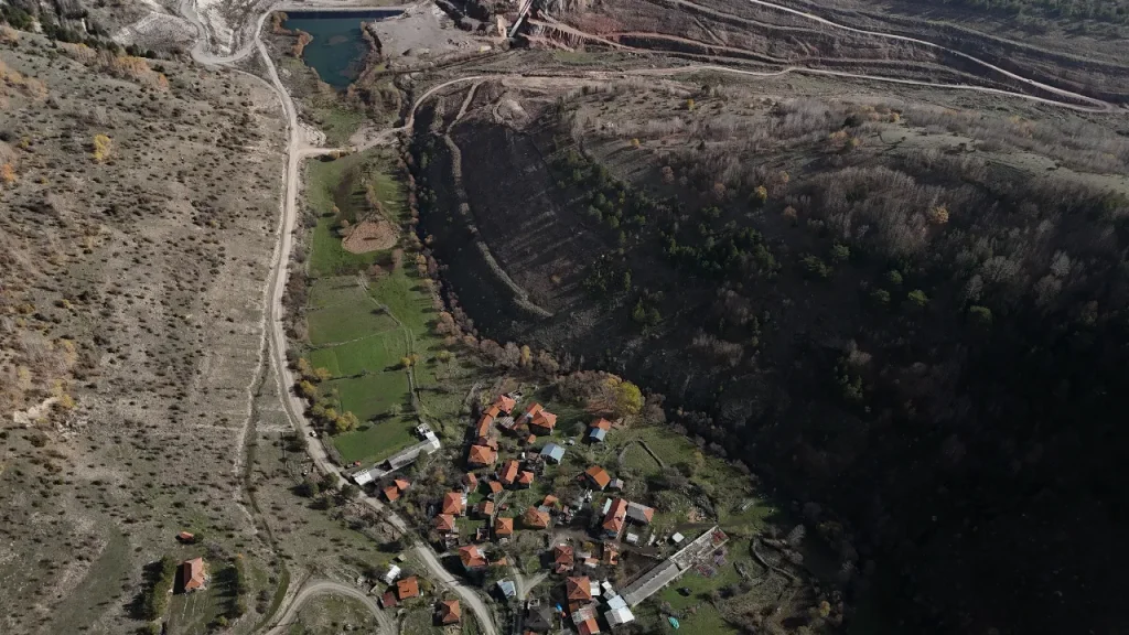 Quartiere in pericolo di alluvione: anziani si spostano uno a uno