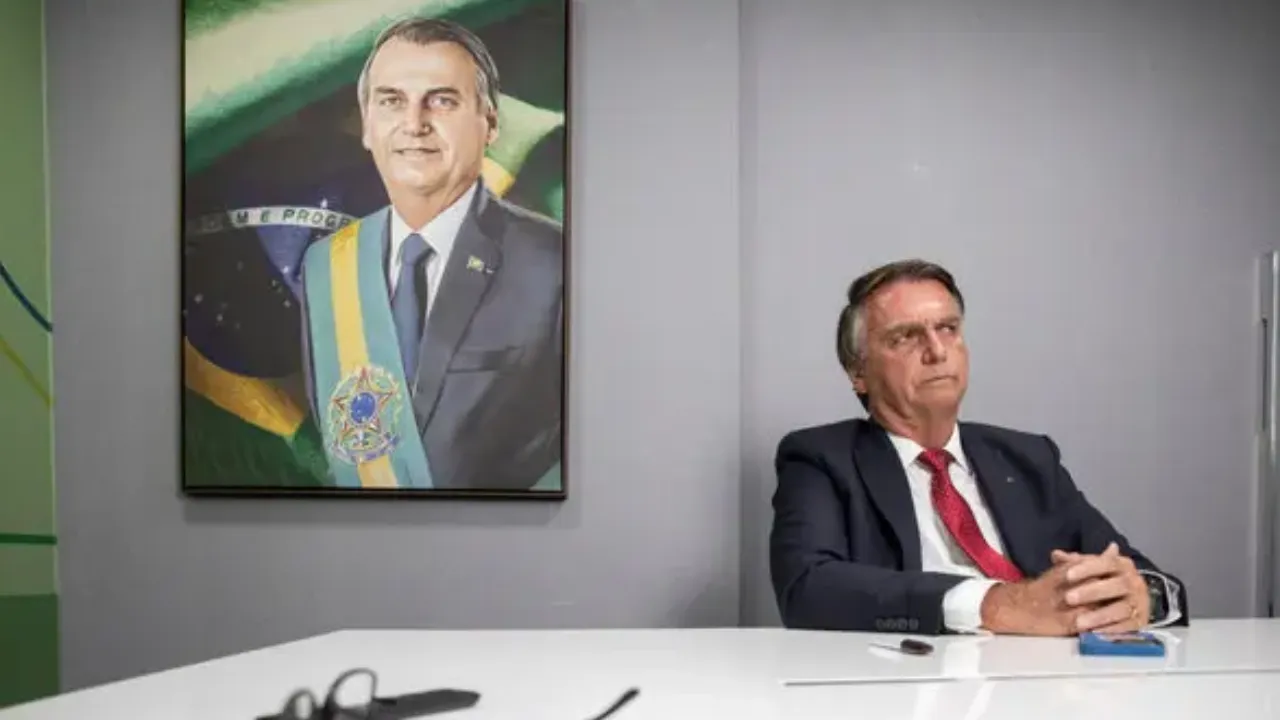 Ex presidente brasiliano Jair Bolsonaro incarcerato dopo conferma sentenza di 27 anni