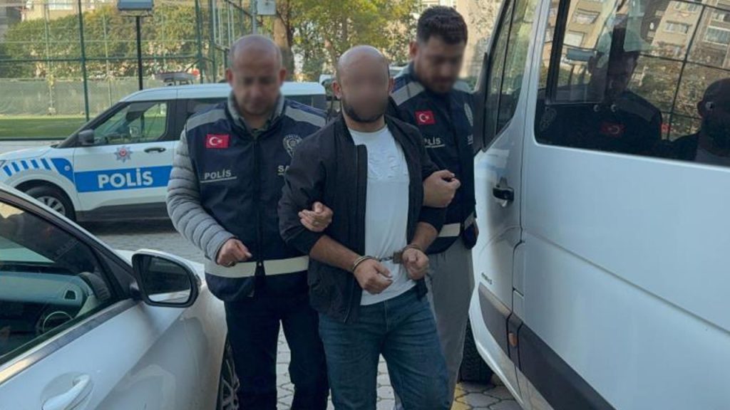 Agente di polizia municipale aggredisce due studenti a Samsun: un evento inaspettato scuote la comunità