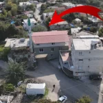 Sotto la moschea di Hatay, Turchia, passa una strada larga 6 metri