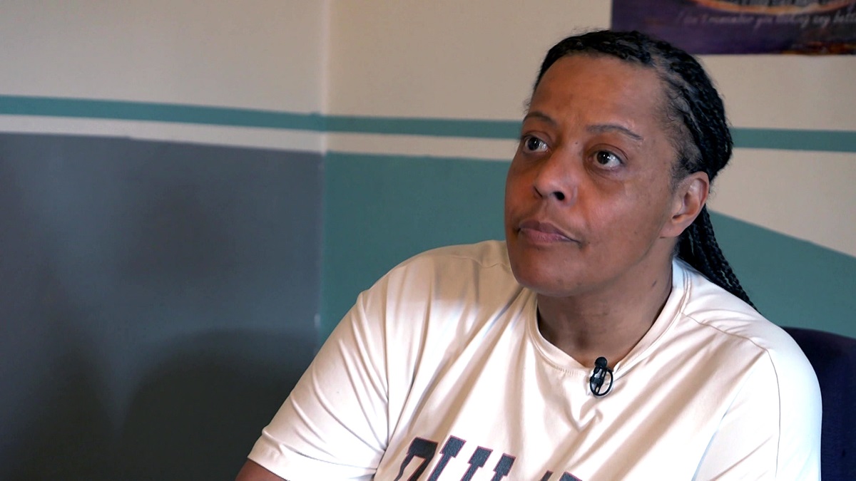 Jannie, beneficiaria del Bürgergeld, non riesce a emigrare negli Stati Uniti