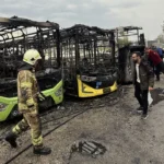 Tre autobus pubblici in fiamme durante la manutenzione a Bursa, in Osmangazi.