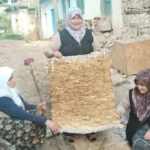 Nuova tecnica di tessitura con paglia di mais scoperta a Çal, Denizli