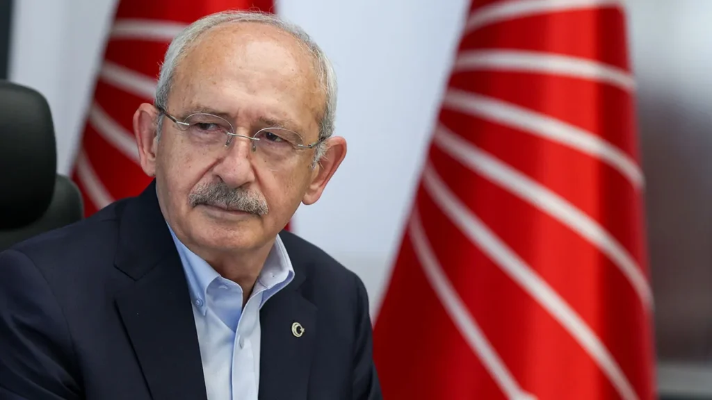 Troll del CHP propone l'esilio di Kılıçdaroğlu in risposta alle accuse di corruzione