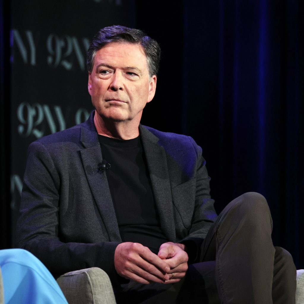 Avvocati di Comey intentano causa contro la persecuzione politica di Trump