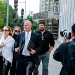 Grazia Presidenziale per Ex Ufficiale Coinvolto in Cospirazione: Implicazioni per la Sicurezza Nazionale e le Relazioni con la Cina

Introduzione
Il presidente Trump ha recentemente approvato la grazia per l'ex ufficiale Michael McMahon, condannato per aver agito come agente illegale in una cospirazione ai danni di una famiglia cinese nel New Jersey. Questa decisione ha sollevato numerose questioni sulla natura della cospirazione e sul ruolo di McMahon all'interno di essa.

Il Caso
I pubblici ministeri hanno affermato che Michael McMahon aveva agito come agente illegale in una cospirazione mirata a una famiglia cinese nel New Jersey. Tuttavia, la Casa Bianca sostiene che McMahon sia stato ingannato e coinvolto nella cospirazione senza essere a conoscenza delle vere intenzioni. Questa versione dei fatti solleva ulteriori interrogativi sulla complessità del caso.

Approfondimento
La cospirazione in questione sembra essere legata a una trama del governo cinese, anche se i dettagli esatti non sono stati resi noti. L'intervento della Casa Bianca nel caso di Michael McMahon solleva interrogativi sulla natura della cospirazione e sul ruolo di McMahon all'interno di essa. È fondamentale comprendere le motivazioni dietro la decisione di Trump di concedere la grazia a McMahon.

Possibili Conseguenze
La decisione di Trump di concedere la grazia a McMahon potrebbe avere implicazioni significative, sia per il caso specifico che per la politica estera degli Stati Uniti nei confronti della Cina. Potrebbe anche sollevare questioni relative alla sicurezza nazionale e alla protezione dei cittadini americani da influenze esterne. È cruciale valutare le possibili ripercussioni di questa decisione sulla scena internazionale.

Opinione
Non è possibile esprimere un'opinione oggettiva su questo caso senza ulteriori informazioni. Tuttavia, è chiaro che la decisione di concedere la grazia a McMahon è stata presa dopo un'attenta valutazione delle circostanze del caso. È importante attendere ulteriori sviluppi e informazioni per comprendere appieno le implicazioni di questa decisione.

Analisi Critica dei Fatti
L'analisi dei fatti disponibili suggerisce che il caso di Michael McMahon sia complesso e coinvolga questioni di sicurezza nazionale e influenza estera. La versione dei fatti presentata dalla Casa Bianca, secondo cui McMahon è stato ingannato, solleva ulteriori interrogativi sulla natura della cospirazione e sulle azioni di McMahon. È fondamentale esaminare criticamente le informazioni disponibili per comprendere la portata del caso.

Relazioni con altri fatti
Il caso di Michael McMahon potrebbe essere collegato ad altri casi di influenza estera e cospirazione negli Stati Uniti. La comprensione di questi collegamenti potrebbe fornire ulteriori informazioni sulla portata e sulla natura di tali cospirazioni. È importante esaminare le possibili connessioni tra questo caso e altri eventi simili per avere una visione più completa della situazione.

Utilità pratica
La conoscenza dei dettagli di questo caso può essere utile per comprendere meglio le complessità delle relazioni internazionali e le sfide poste dalla sicurezza nazionale. Inoltre, può fornire informazioni utili per le autorità e i cittadini sulla necessità di vigilanza e protezione contro influenze esterne. È cruciale che i cittadini siano consapevoli delle possibili minacce e delle misure di protezione necessarie.

Contesto storico
Il caso di Michael McMahon si inserisce in un contesto storico più ampio di tensioni e sfide nelle relazioni tra Stati Uniti e Cina. La comprensione di questo contesto può aiutare a chiarire le motivazioni e le implicazioni della decisione di Trump di concedere la grazia a McMahon. È fondamentale esaminare le dinamiche storiche e politiche che hanno portato a questo evento.

Fonti
La fonte di questo articolo è The New York Times. Per ulteriori informazioni, si consiglia di consultare l'articolo originale pubblicato sul sito web della fonte.