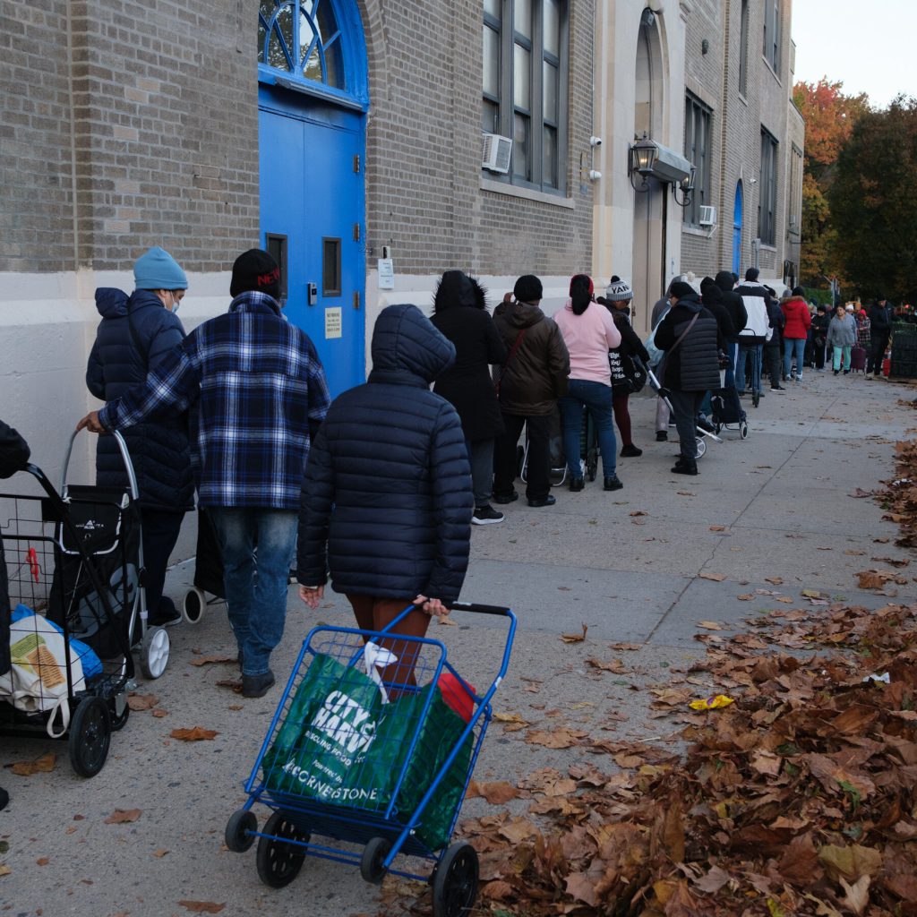 La chiusura del governo americano e il suo impatto sulla gestione dei buoni pasto: una crisi per i più vulnerabili