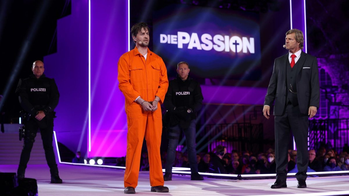 RTL interrompe la trasmissione di “Die Passion”, evento non più in onda