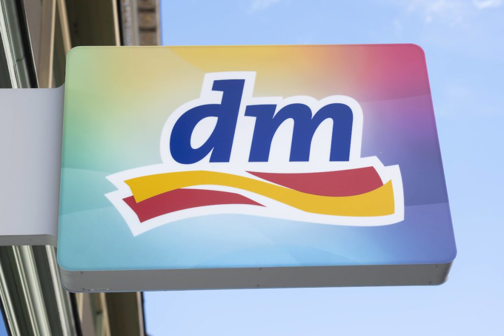 La catena di drogherie dm di fronte a una svolta critica: le conseguenze di un nuovo offerta sul mercato dei droghieri