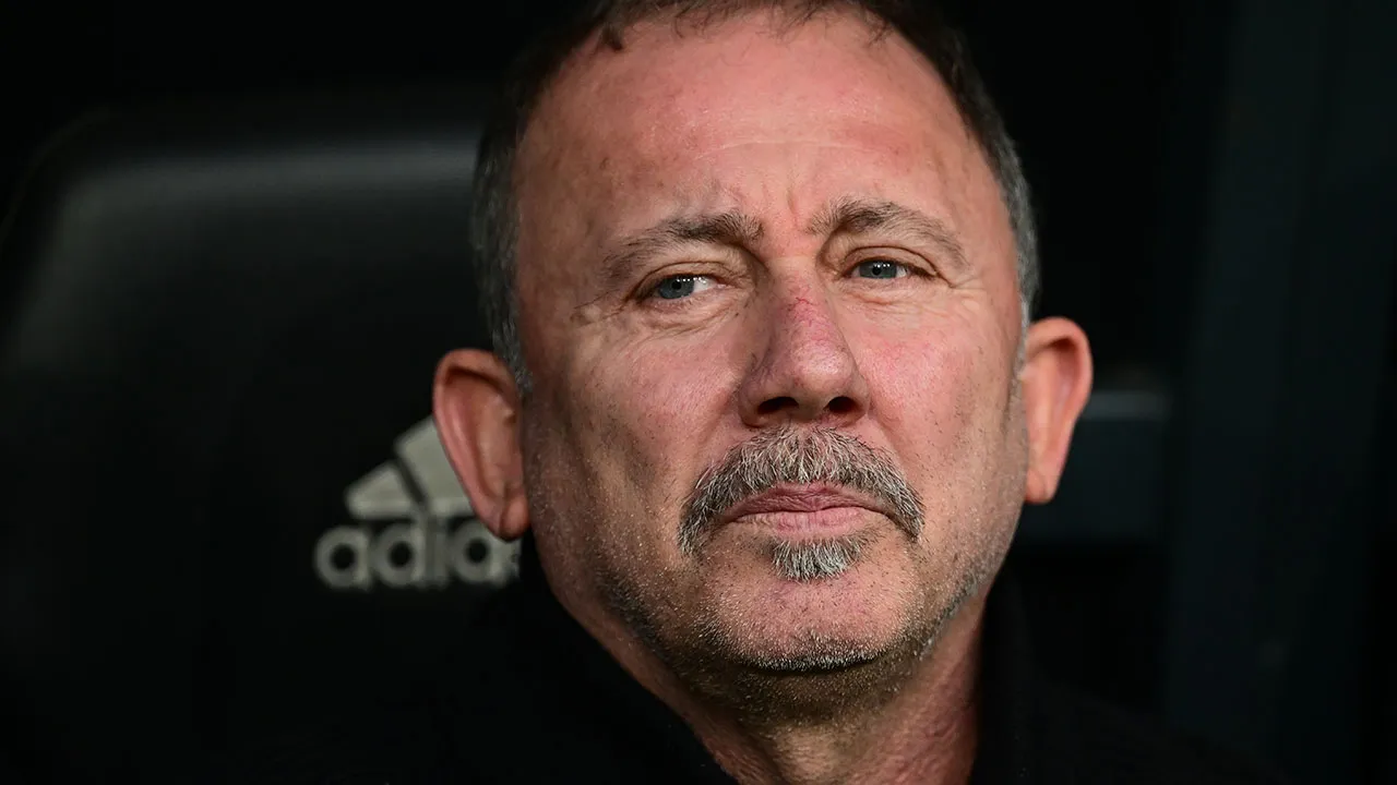 Beşiktaş: tifosi chiedono le dimissioni di presidente e allenatore dopo pareggio 1‑1 con Samsunspor