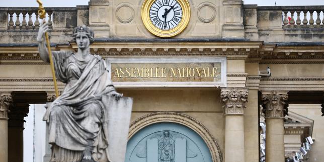 Assemblé nationale approva tassa pollueur‑payeur con entrata in vigore dal 2026