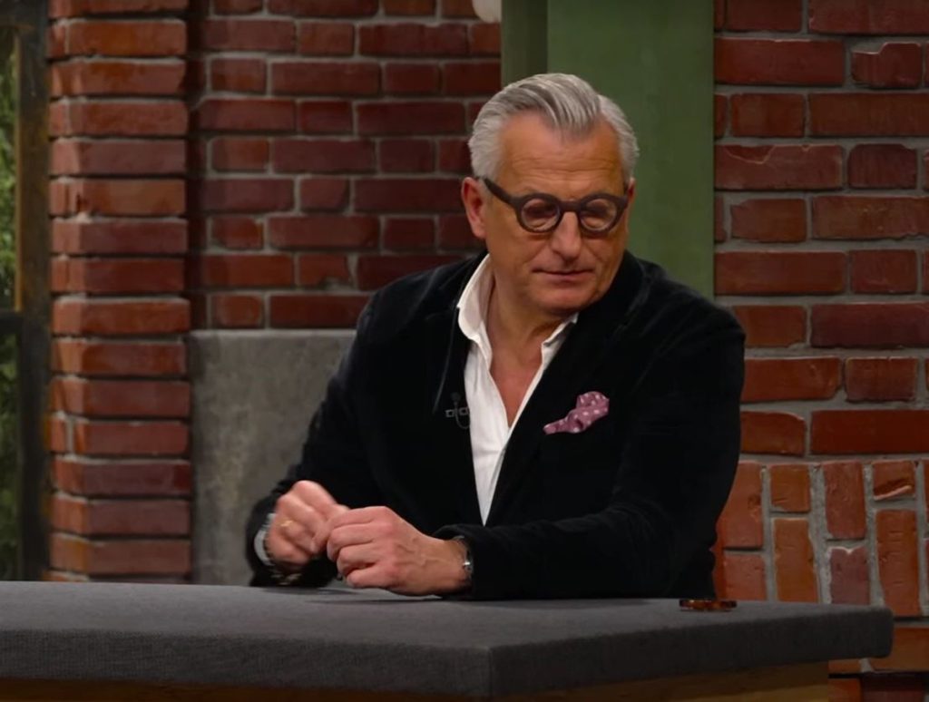 Scoperta di un grosso inganno nel programma televisivo Bares für Rares: una venditrice scopre che il suo oggetto di valore è un falso