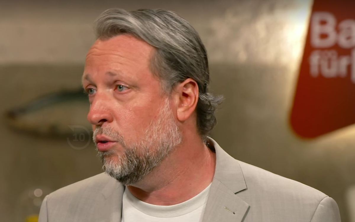 Braccialetto in oro bianco scoperto con difetto durante la valutazione su Bares für Rares