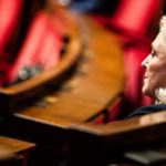 Marine Le Pen condannata per l'affare degli assistenti parlamentari europei e sospende la candidatura presidenziale 2027