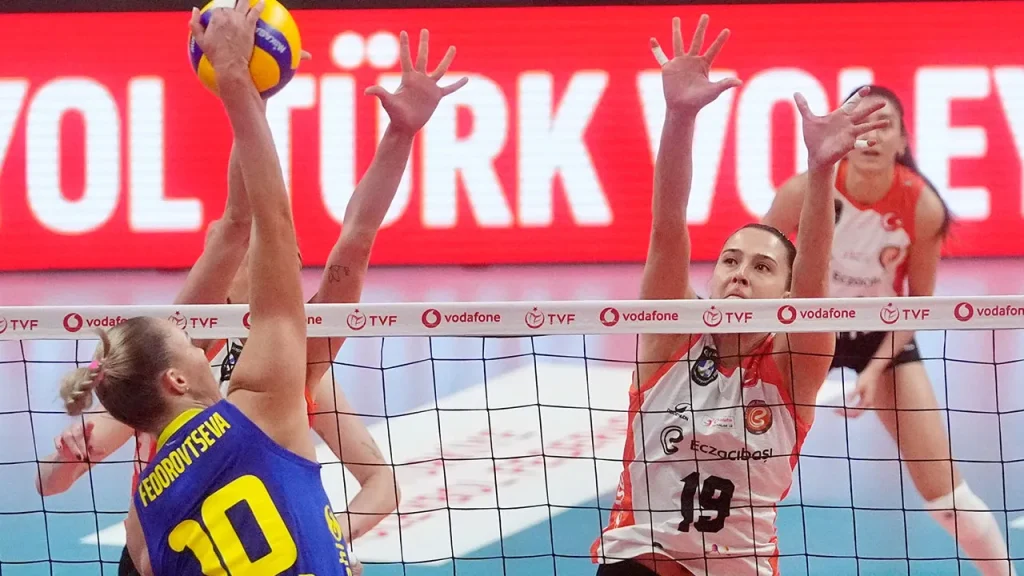 Fenerbahçe vince il derby 3‑1 contro Eczacıbaşı