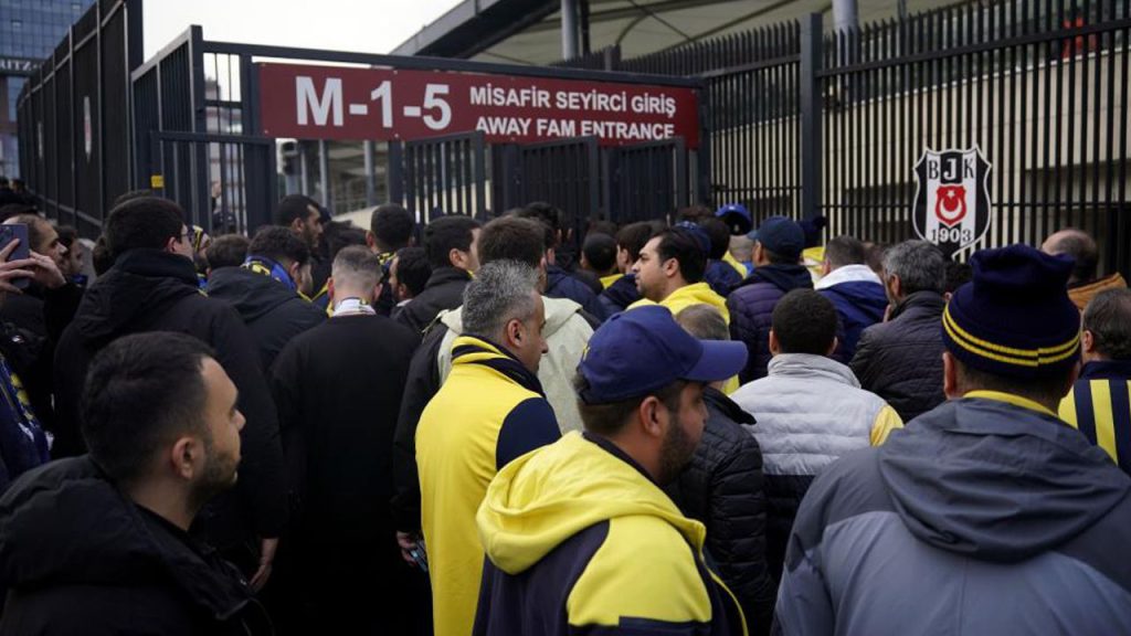 Fenerbahçe contro Beşiktaş: disposizioni per i tifosi e anticipazioni sulla partita di campionato