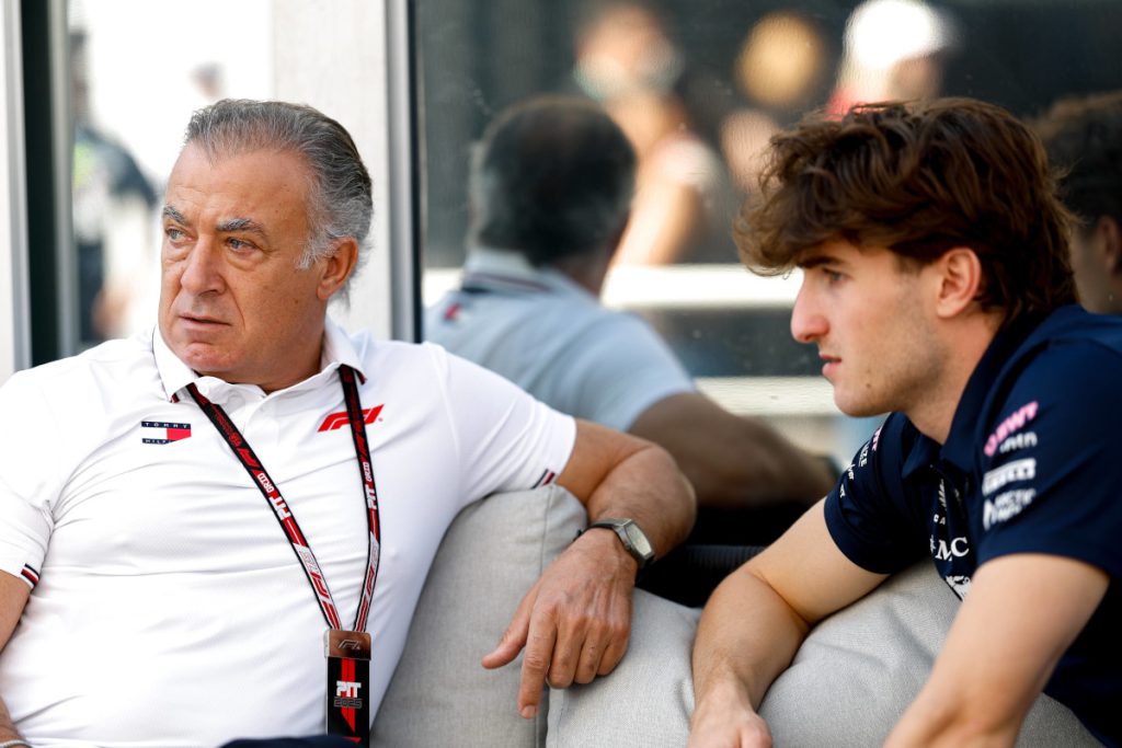 Cambio di Direzione per un Ex Pilota di Formula 1: Le Possibili Conseguenze per il Mondo della Formula 1