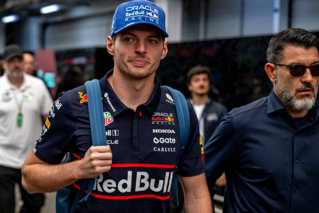 Max Verstappen: il miglior pilota di Formula 1 e la sua crescente popolarità in altre competizioni automobilistiche