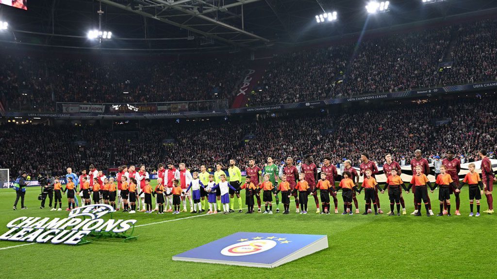 La Crisi dell&#039;Ajax: La Sconfitta contro il Galatasaray e le sue Conseguenze