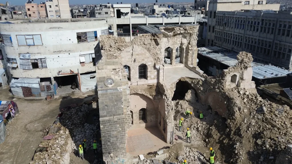 Palazzo Paşa a Gaza: 70 % distrutto e 20.000 reperti sottratti