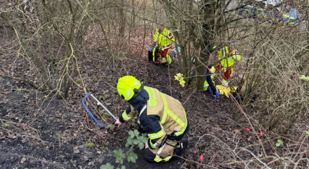 Uomo trova bambino senza sensi su collina di Gelsenkirchen e chiama i soccorritori