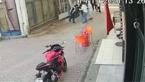 Rissa tra giovani finita nel sangue: un giovane accoltellato in un luogo pubblico