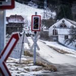 Anziano ucciso da treno dopo caduta su binario ghiacciato a Leer, Paesi Bassi