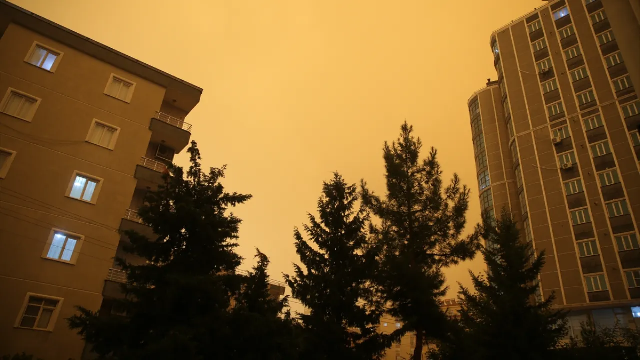 Caldo intenso e tempesta di sabbia: chiudete le finestre