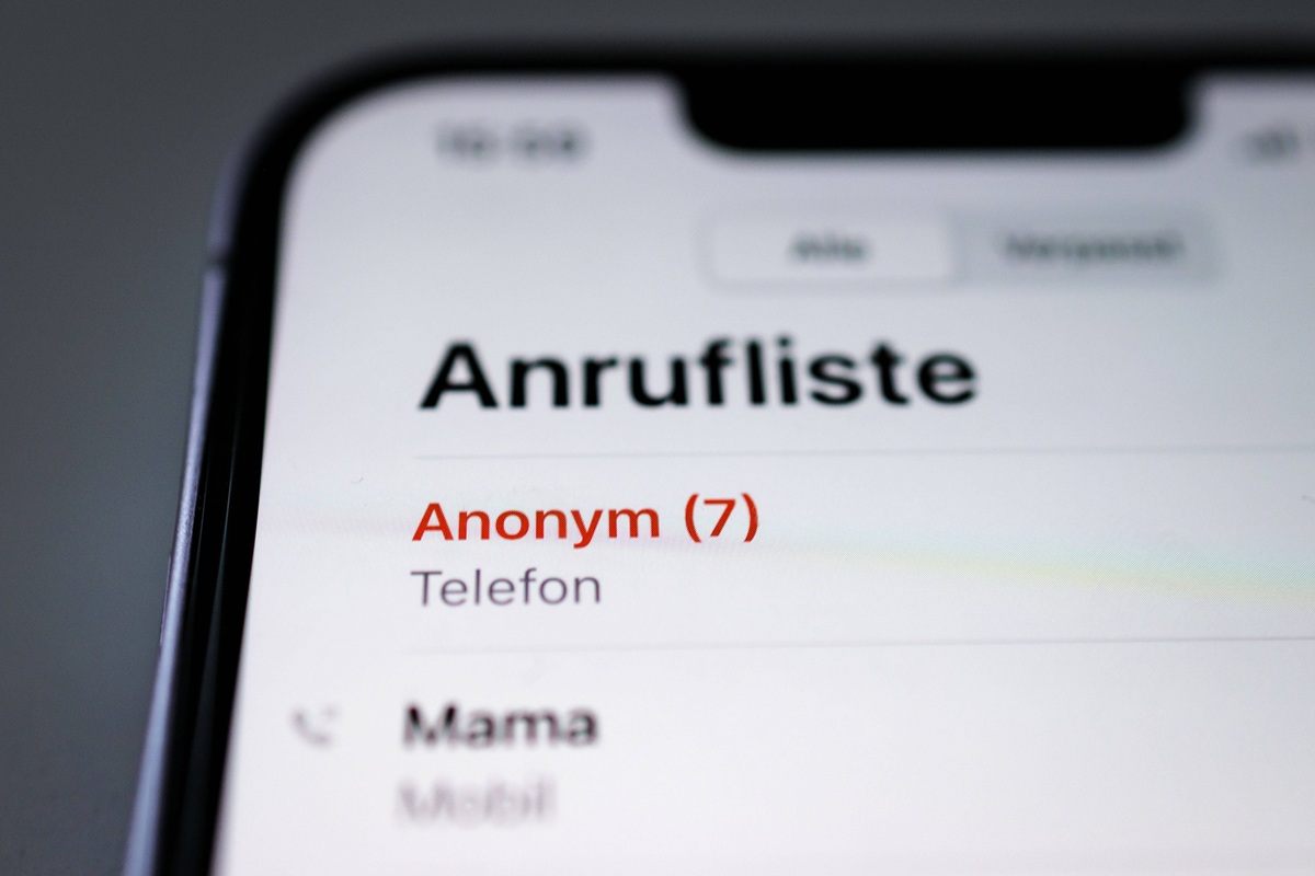 Attenzione alle truffe telefoniche: come riconoscere e proteggersi dai numeri sconosciuti